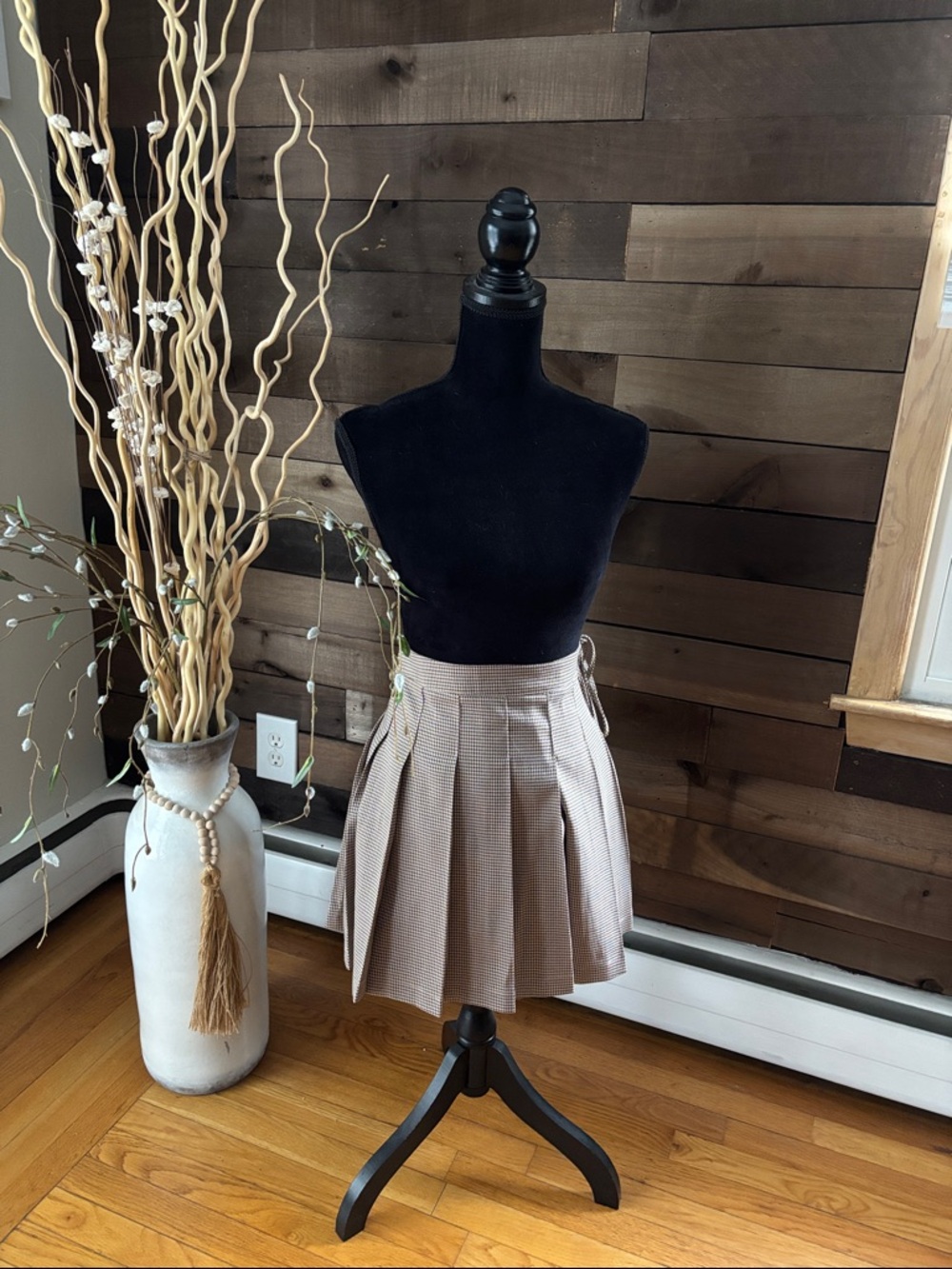Francesca's Collections Beige Plaid Pleated Mini Skirt